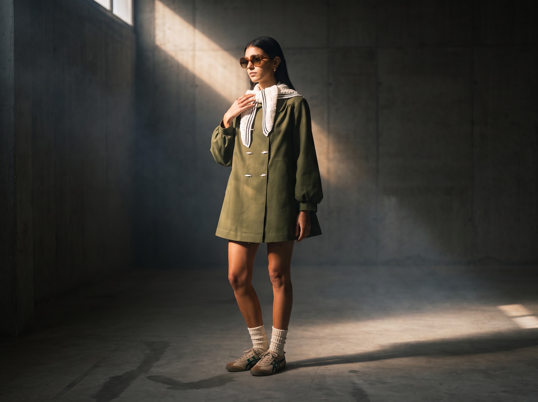 The direction frame for the Low-Key look: the style, model and set chosen for this product